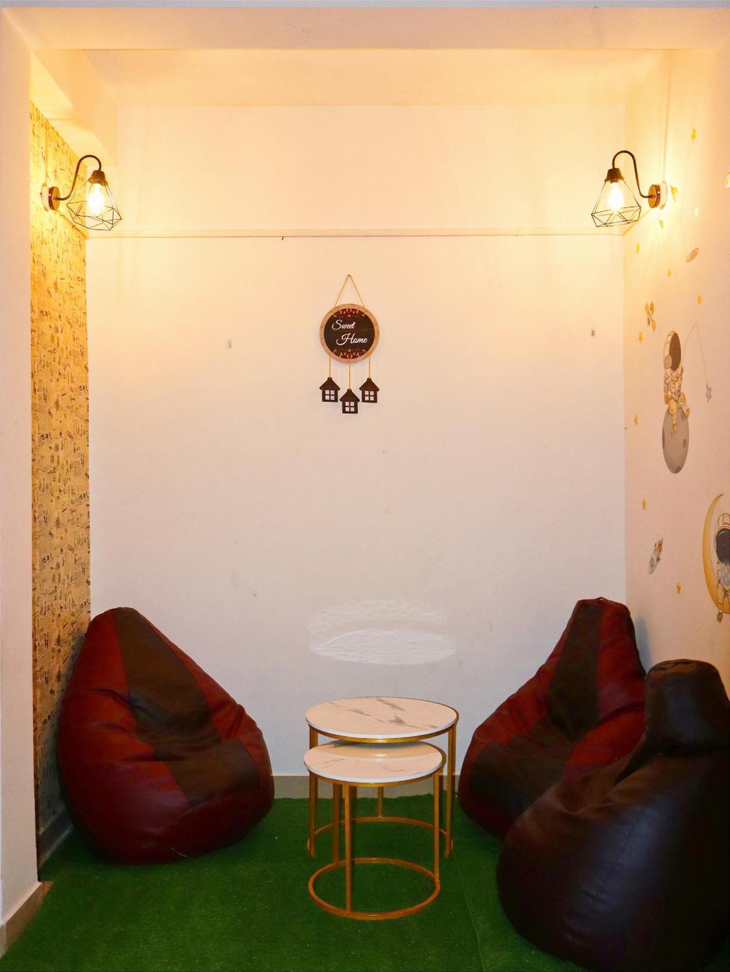 Nomad'S Nest Backpackers Hostel グワーハーティー エクステリア 写真